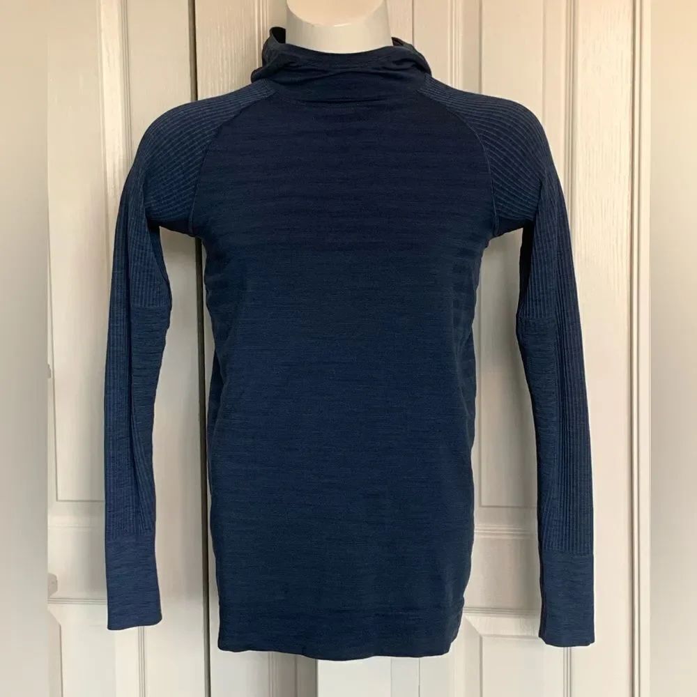 Lululemon Men's Navy Blue Sweater